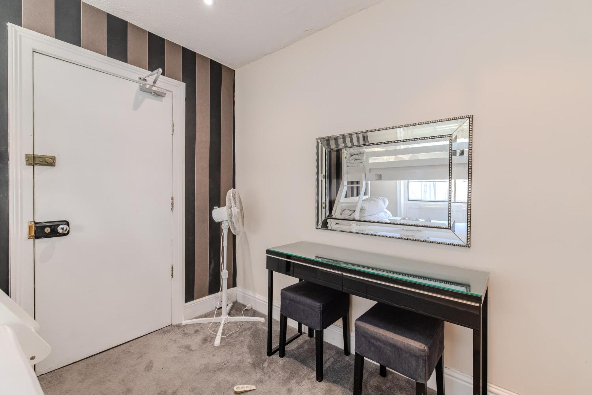 Spacious 5-bedroom With Patio In The Heart Of Kemptown Brighton