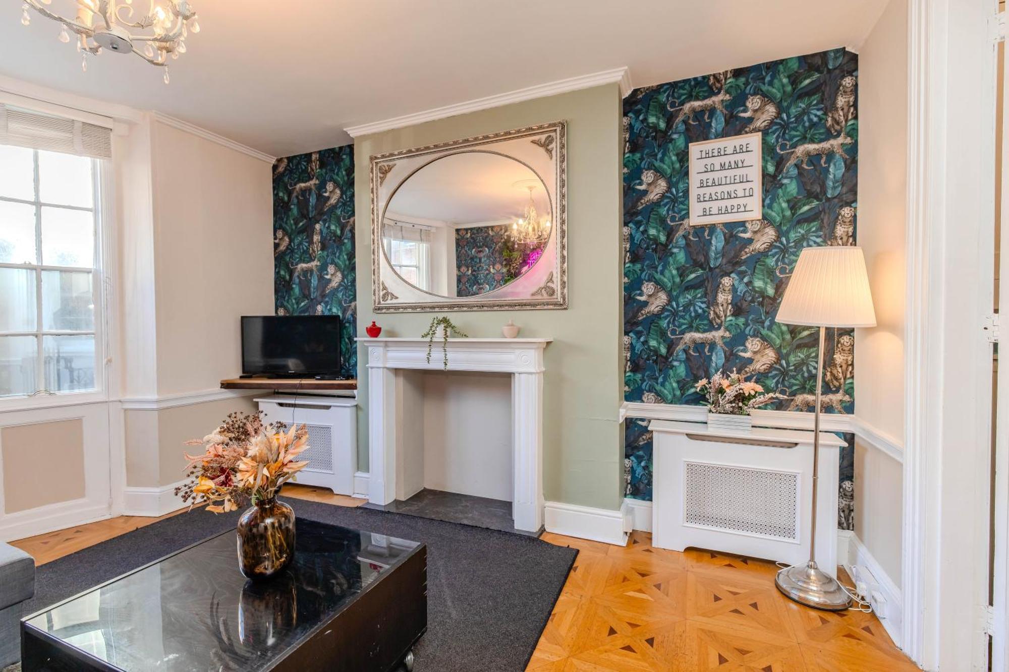 Spacious 5-bedroom With Patio In The Heart Of Kemptown Brighton
