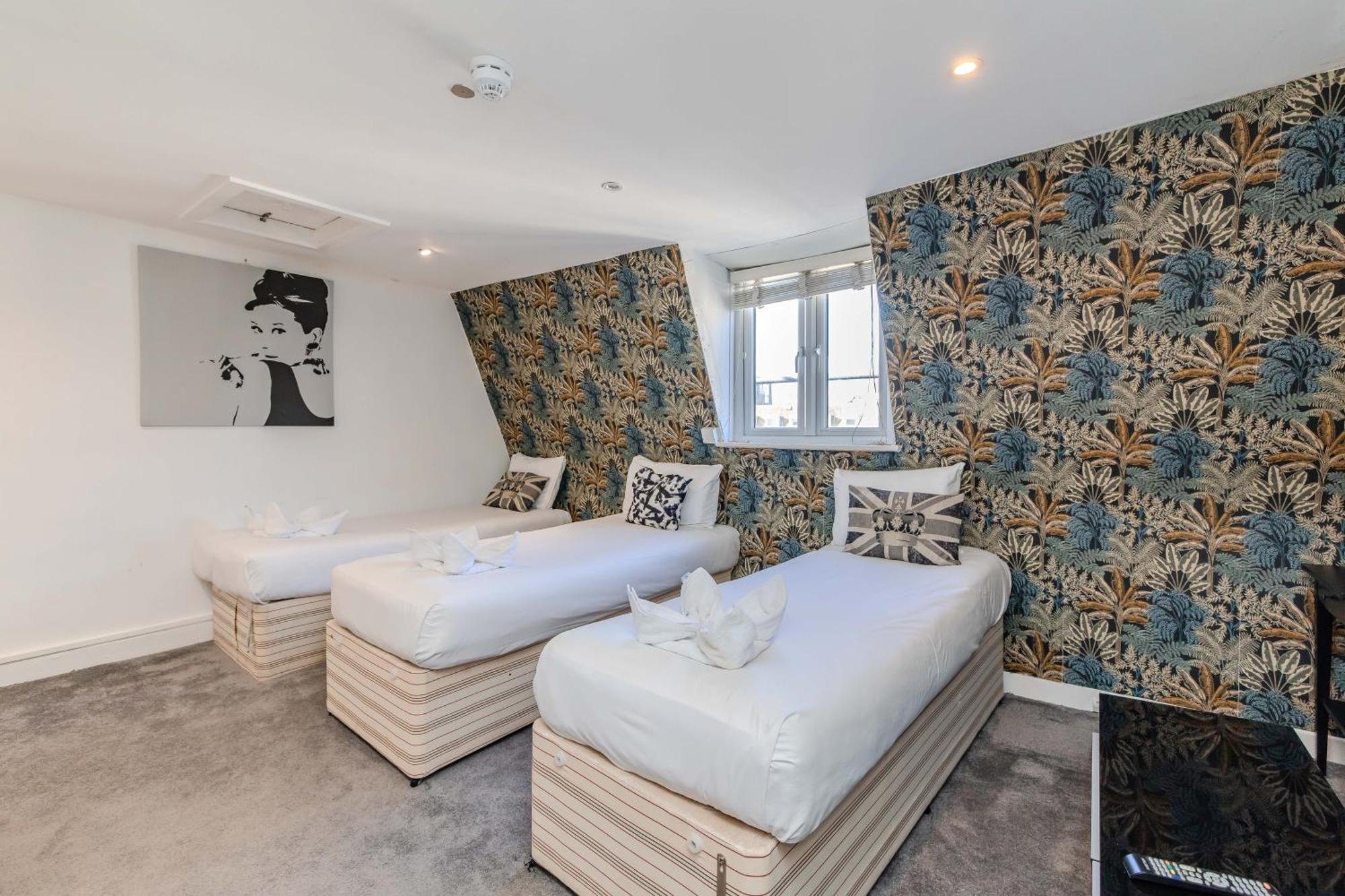 Spacious 5-bedroom With Patio In The Heart Of Kemptown Apartment