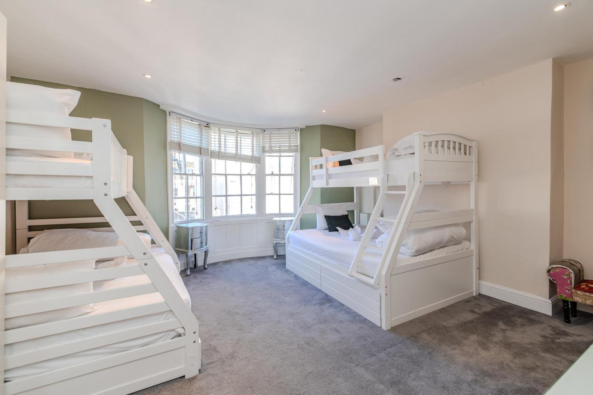 Spacious 5-bedroom With Patio In The Heart Of Kemptown Apartment *