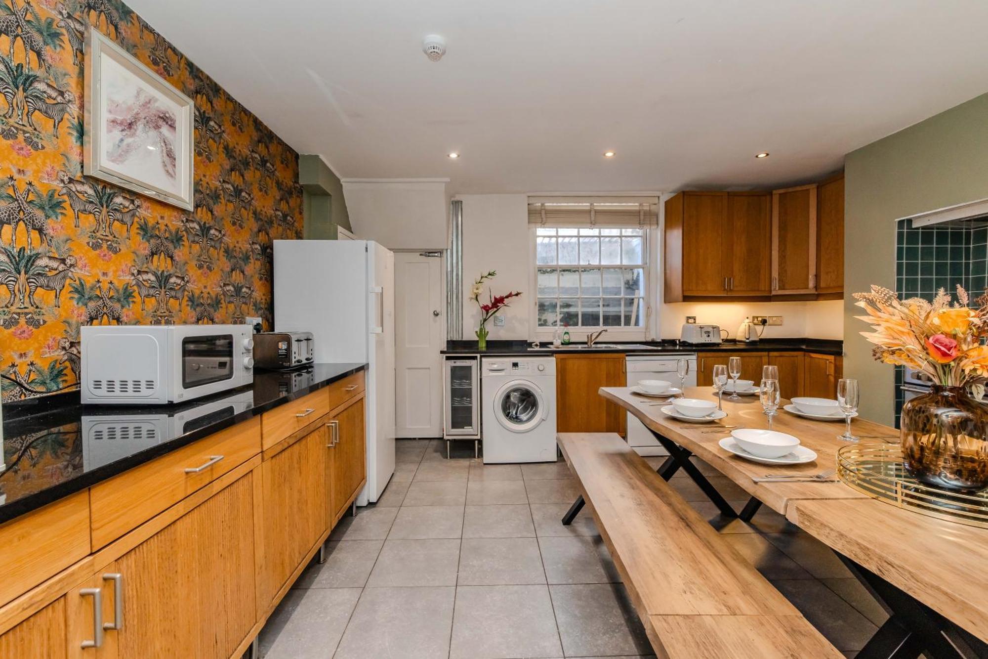 Spacious 5-bedroom With Patio In The Heart Of Kemptown *
